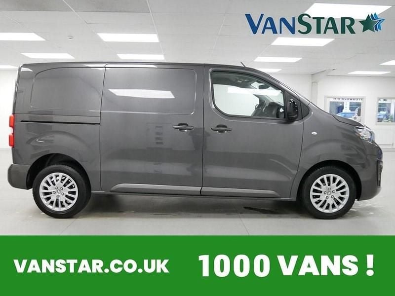 Used Peugeot Expert Premium 145 HP (106 kW) 2024 Grey Van