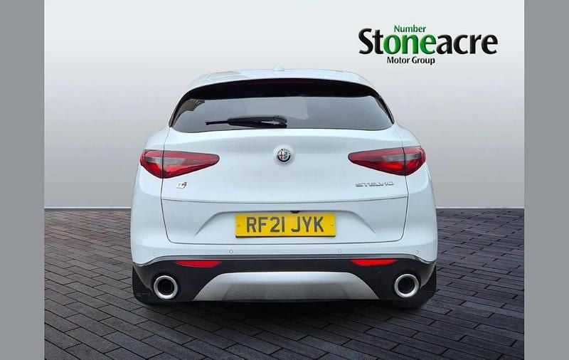 Used Alfa Romeo Stelvio Lusso 196 HP (144 kW) 2021 White SUV