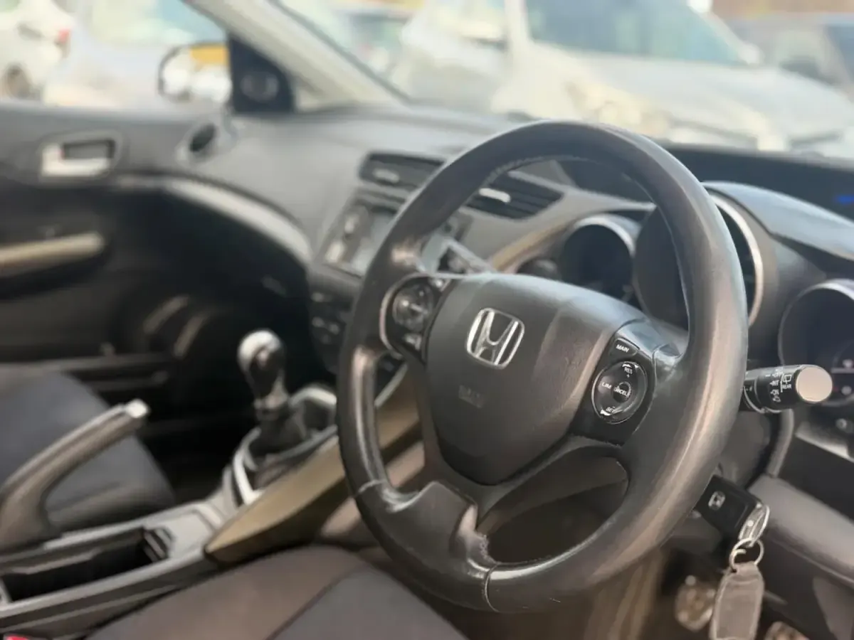 Used Honda Civic ES 150 HP (110 kW) 2012 Silver Hatchback