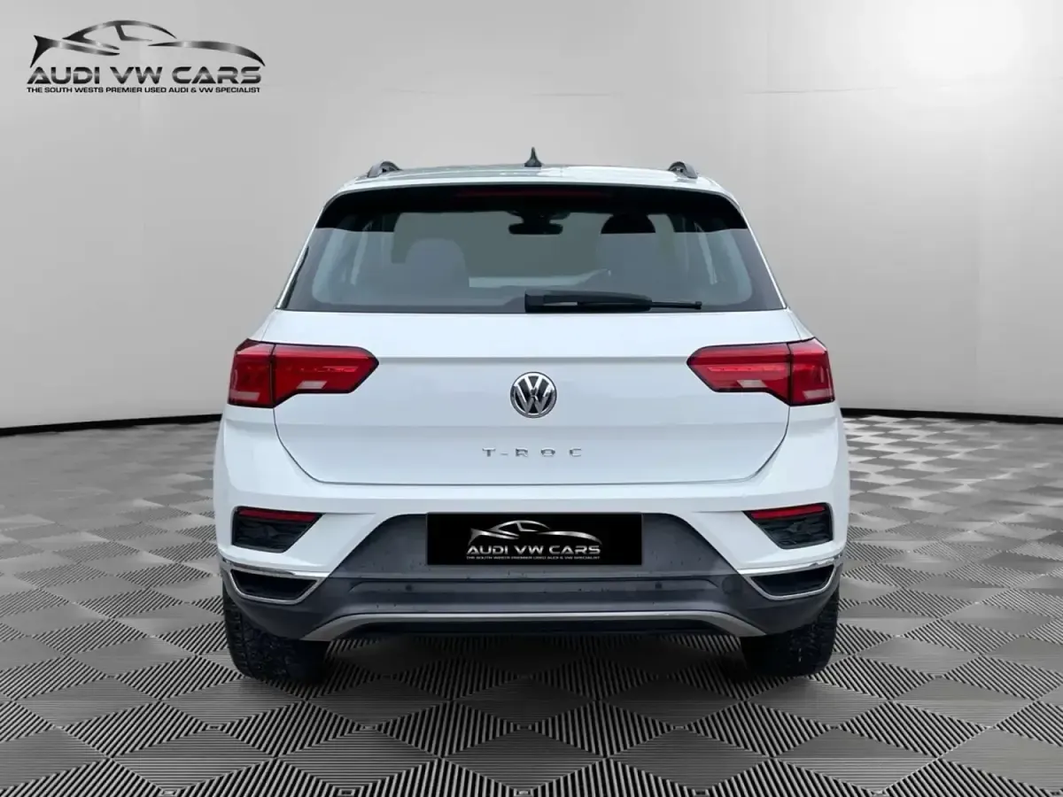 Używany VW T-Roc SE 115 KM (84 kW) 2018 Biały SUV