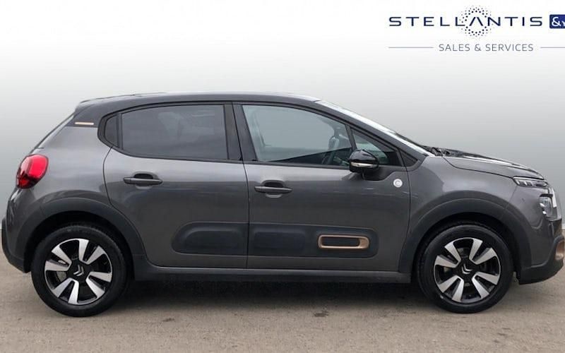 Used Citroën C3 PureTech 83 HP (61 kW) 2023 Red Hatchback