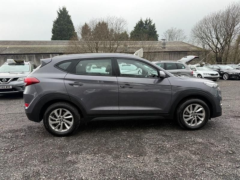 Used Hyundai Tucson SE 116 HP (85 kW) 2015 Grey SUV
