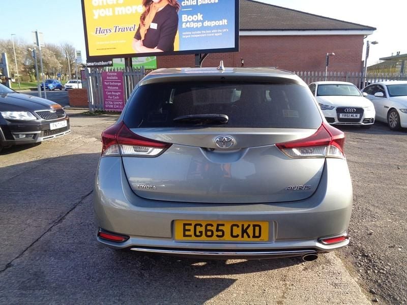 Used Toyota Auris Design 2015 Grey Hatchback