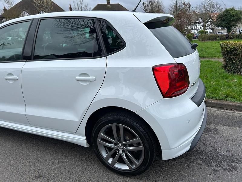 Used VW Polo R-line 110 HP (80 kW) 2016 White Hatchback