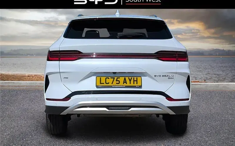 Used BYD Seal U Design 324 HP (238 kW) 2025 White SUV