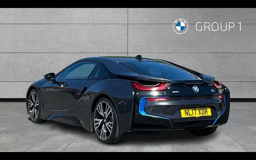 Used BMW i8 Comfort Edition 362 HP (266 kW) 2017 Sophisto grey / bmwi blue accent Coupe