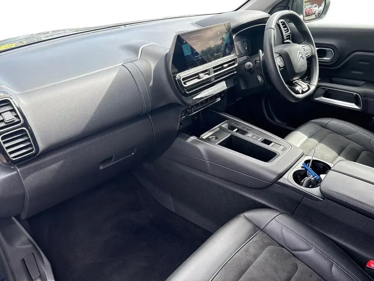 Used Citroën C5 Aircross Shine 222 HP (163 kW) 2023 Blue SUV