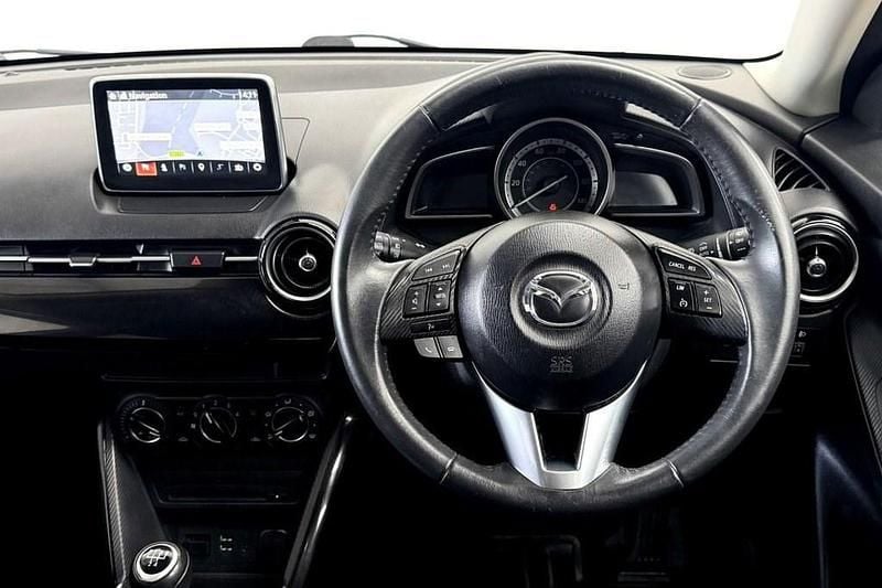 Used Mazda 2 Inclusive 90 HP (66 kW) 2017 White Hatchback