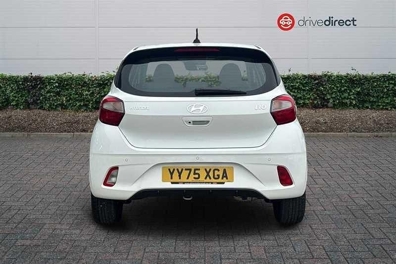 New Hyundai i10 Advanced 2025 White Hatchback