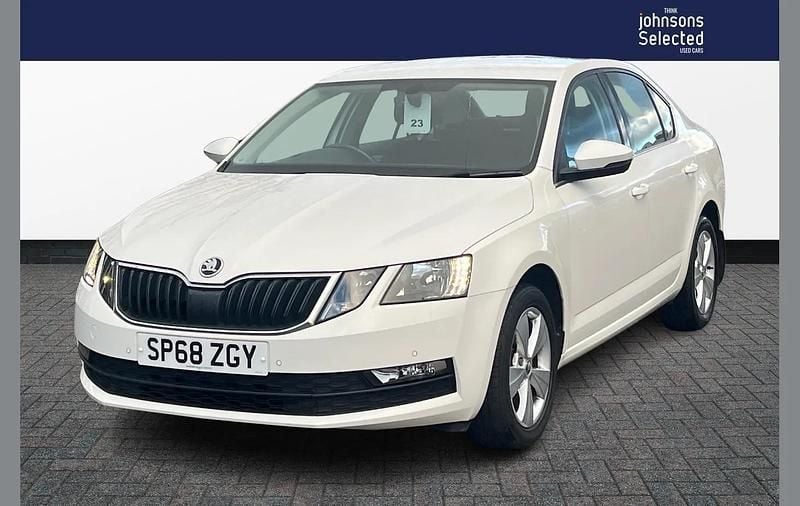 Used Skoda Octavia SE Technology 113 HP (83 kW) 2018 White Hatchback