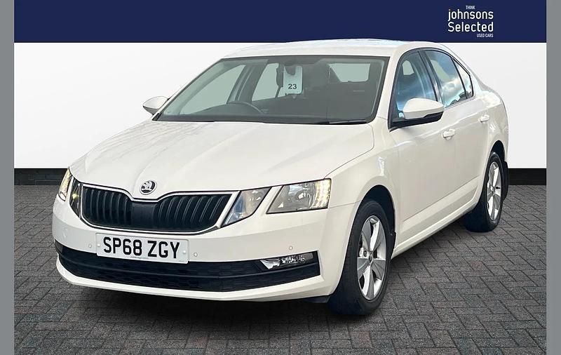 Used Skoda Octavia SE Technology 116 HP (85 kW) 2018 White Hatchback