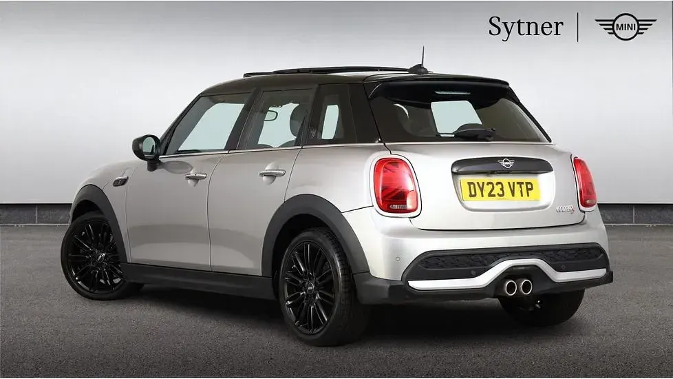 Used Mini Cooper S Exclusive 176 HP (129 kW) 2023 Silver Hatchback