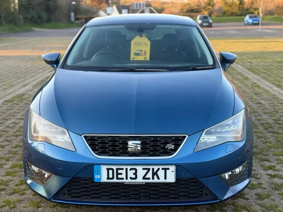 Begagnad Seat Leon FR 140 HK (102 kW) 2013 Blå Halvkombi