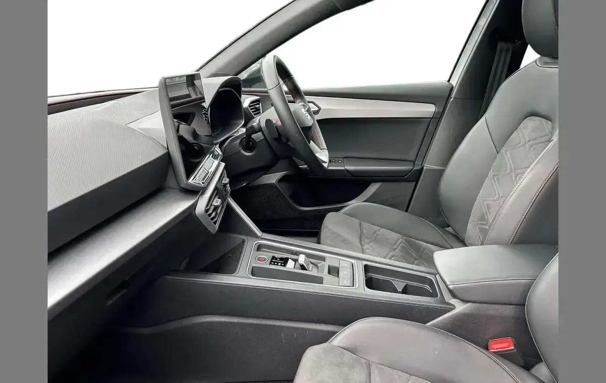 Used Seat Leon Black Edition 272 HP (200 kW) 2025 White Hatchback