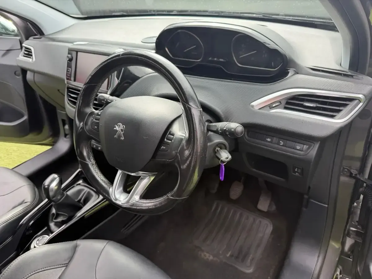Used Peugeot 2008 Allure 97 HP (71 kW) 2015 Grey SUV