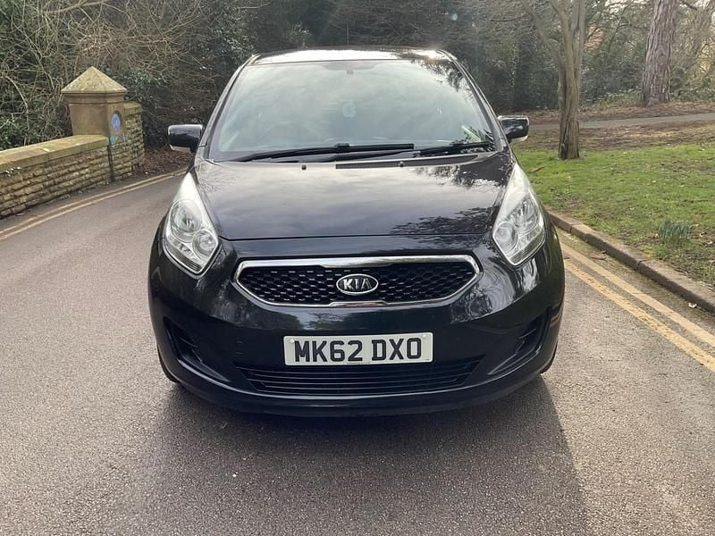 Second-hand Kia Venga 89 CP (65 kW) 2012 Negru Hatchback