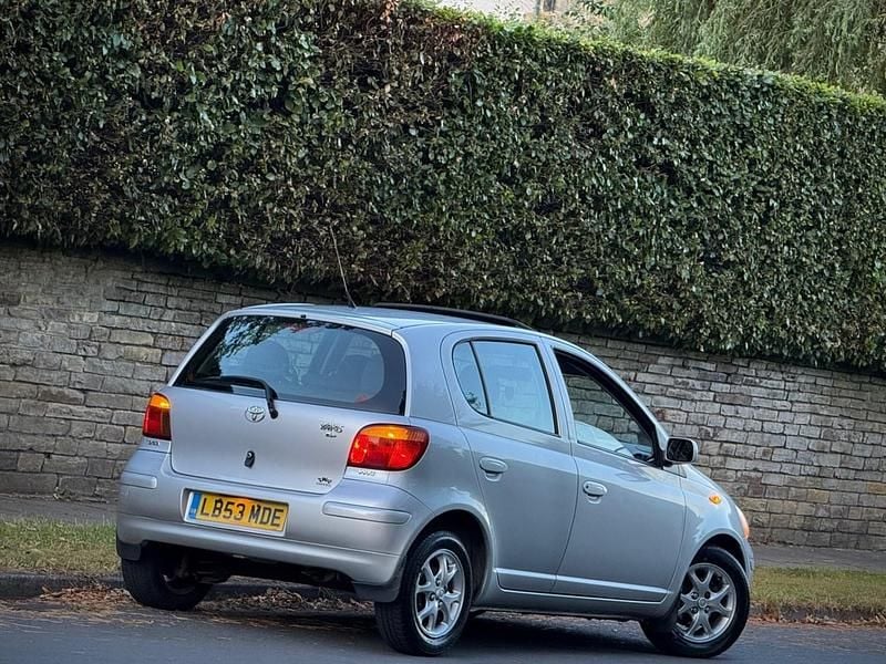 Used Toyota Yaris 2003 Silver Hatchback