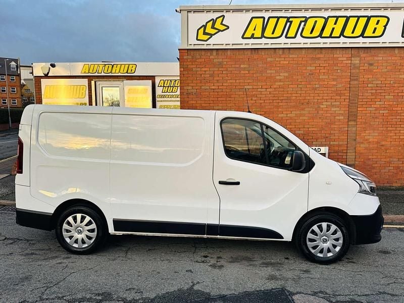 Used Renault Trafic Business 2021 White MPV