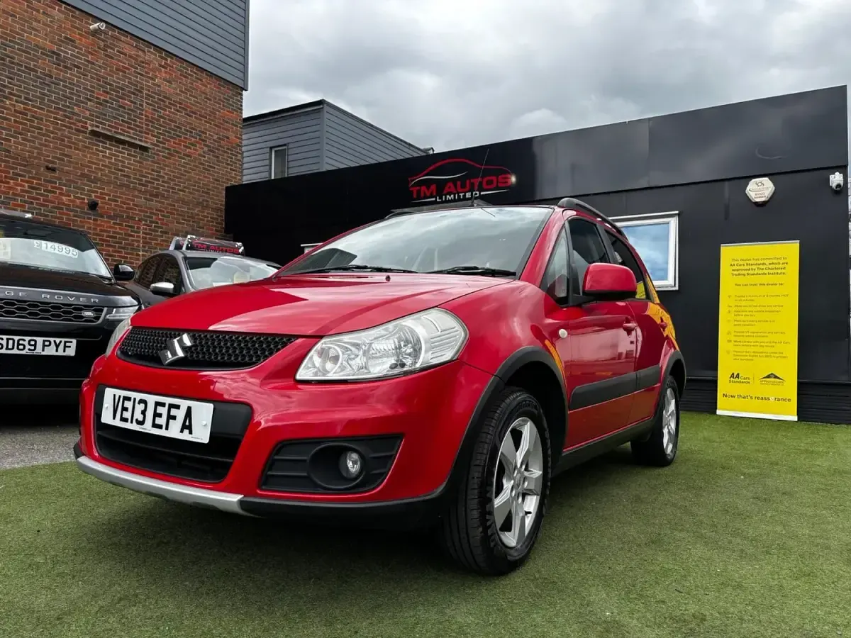 Used Suzuki SX4 SZ5 120 HP (88 kW) 2013 Red Hatchback
