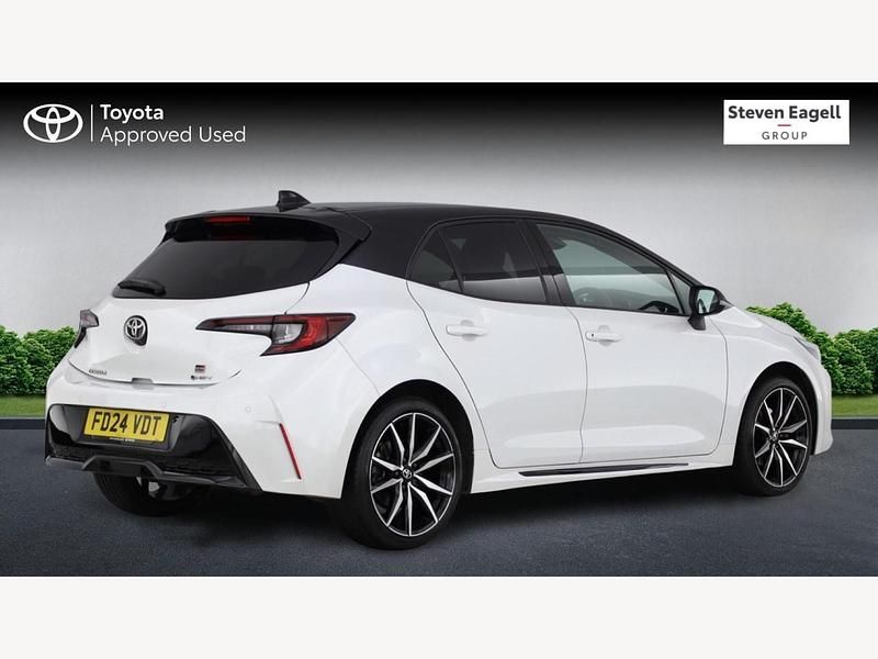 Used Toyota Corolla Sport 196 HP (144 kW) 2024 White/black Hatchback