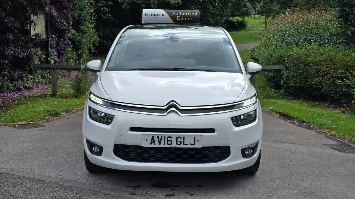 Used Citroën Grand C4 Picasso SELECTION 2016 White MPV