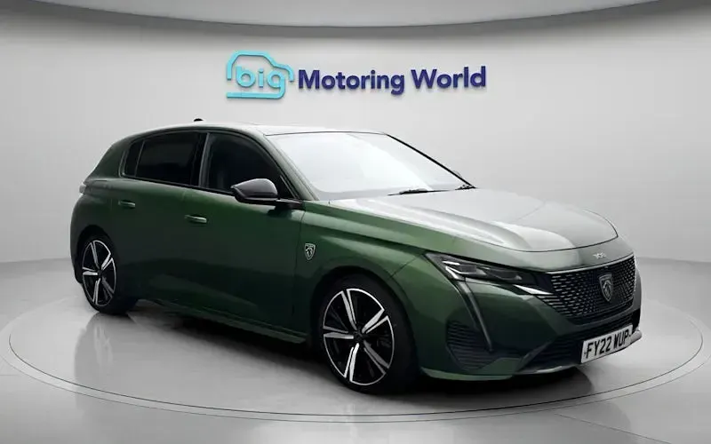 Used Peugeot 308 Premium 224 HP (164 kW) 2022 Green Hatchback