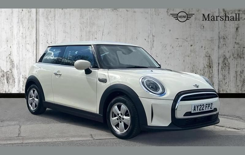Used Mini Cooper Classic 134 HP (98 kW) 2022 White Hatchback