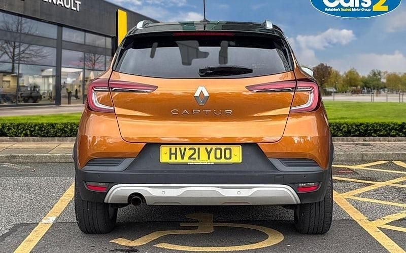 Used Renault Captur Iconic 131 HP (96 kW) 2020 Orange/black  SUV