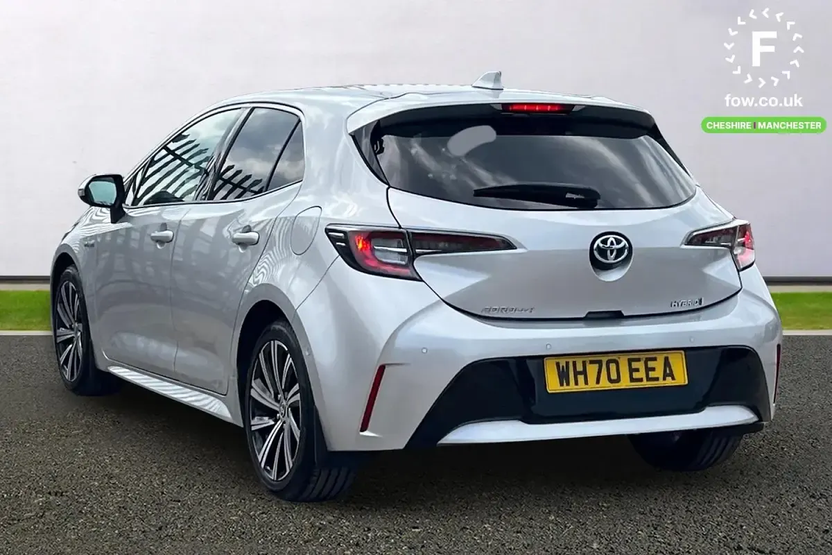 Used Toyota Corolla Design 122 HP (89 kW) 2021 Silver Hatchback