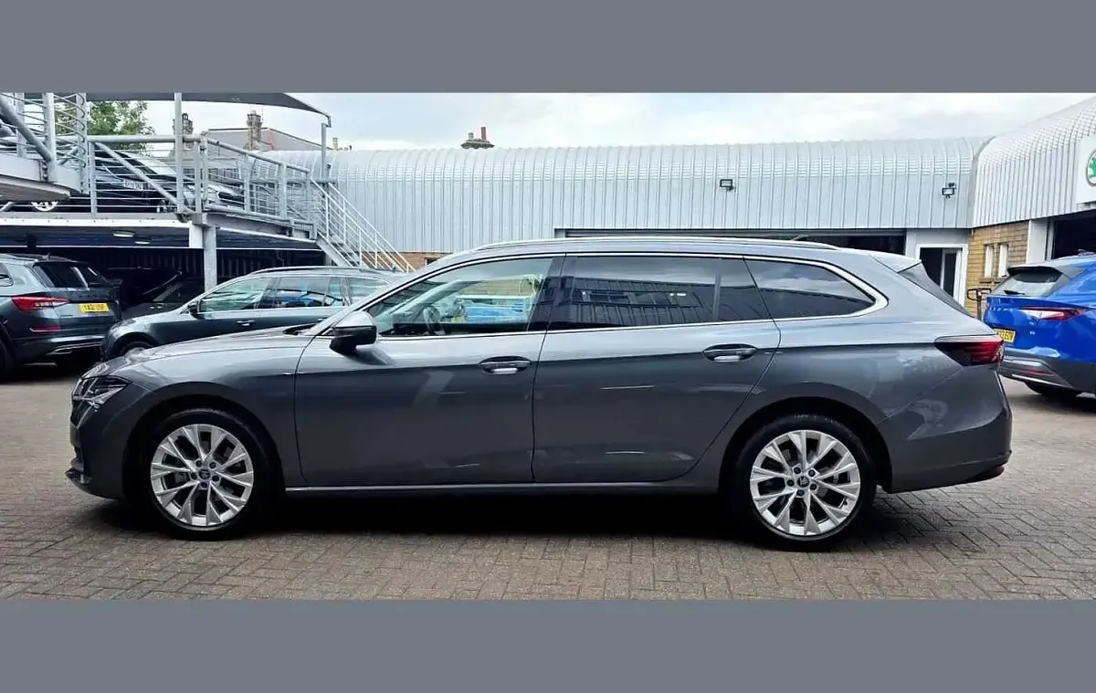 Used Skoda Superb SE L 150 HP (110 kW) 2025 Graphite grey metallic Estate