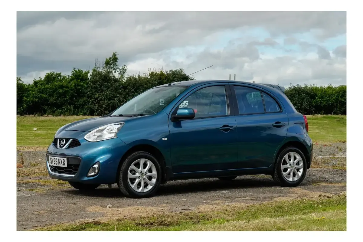Used Nissan Micra Acenta 80 HP (58 kW) 2016 Blue Hatchback