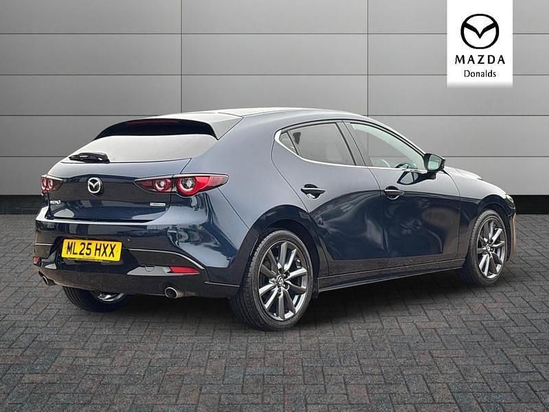 Begagnad Mazda 3 Exclusive-Line 2025 Blå Halvkombi
