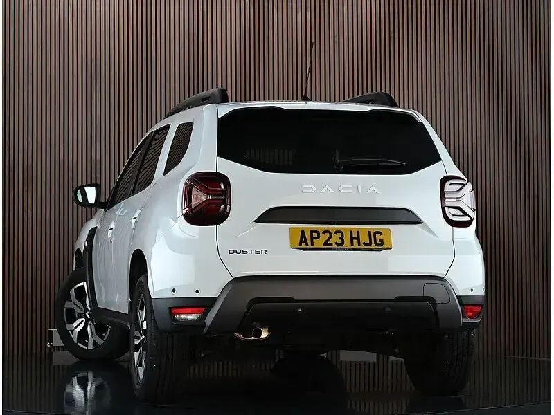 Used Dacia Duster Journey 130 HP (95 kW) 2023 White SUV