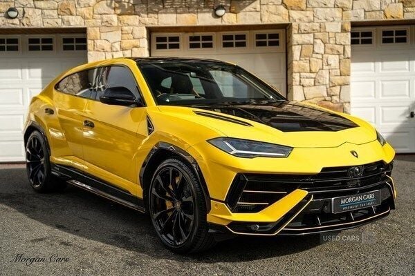 Black Used 2023 Lamborghini Urus SUV | £204,995 (Good price) - Image 1/4