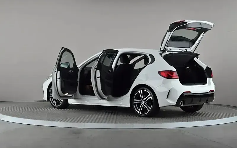 Used BMW 118 M Sport 136 HP (100 kW) 2022 White Hatchback