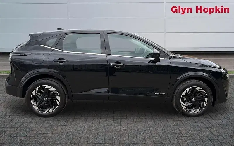 Used Nissan Qashqai Acenta Premium 190 HP (139 kW) 2025 Black SUV