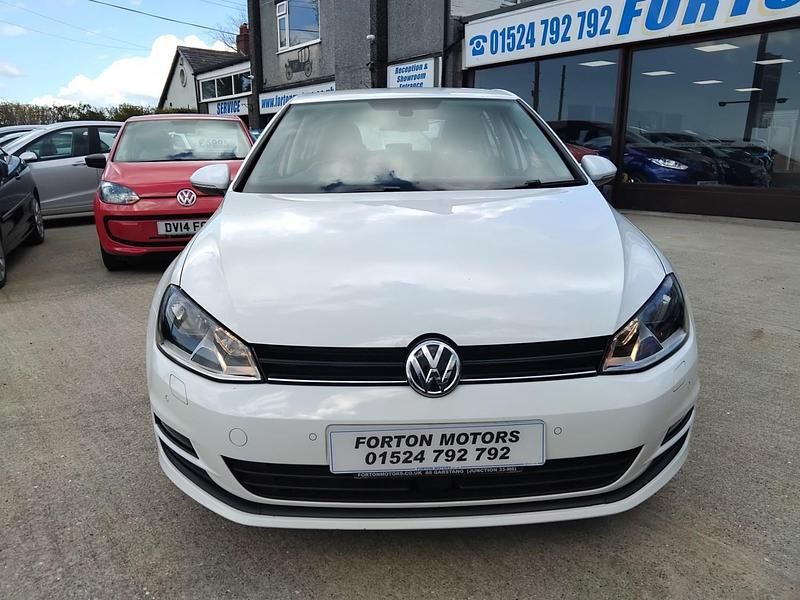 Begagnad VW Golf VII Edition 2016 Vit Halvkombi