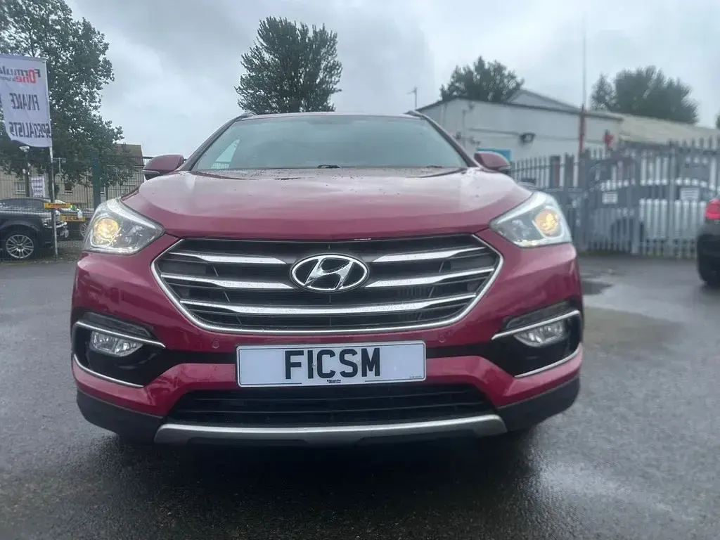 Used Hyundai Santa Fe Premium 197 HP (144 kW) 2017 Red SUV