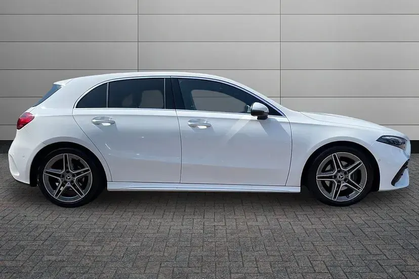 Used Mercedes A180 Executive 148 HP (108 kW) 2024 Polar white Hatchback