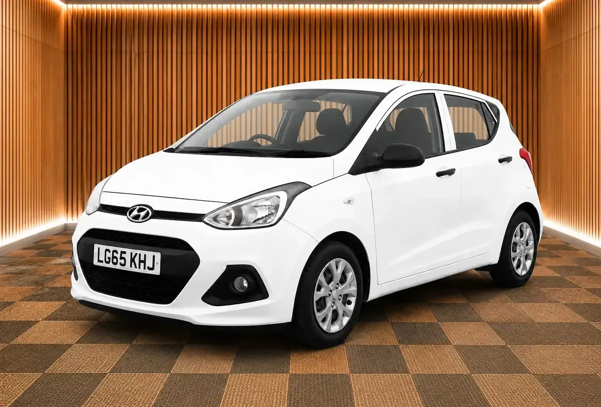 Used Hyundai i10 66 HP (48 kW) 2015 White Hatchback