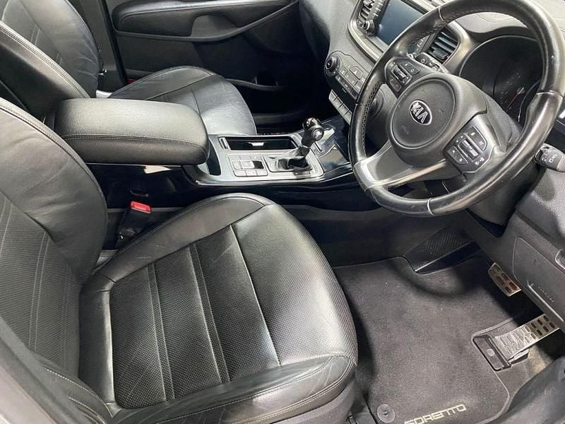 Used Kia Sorento 197 HP (144 kW) 2015 Silver SUV