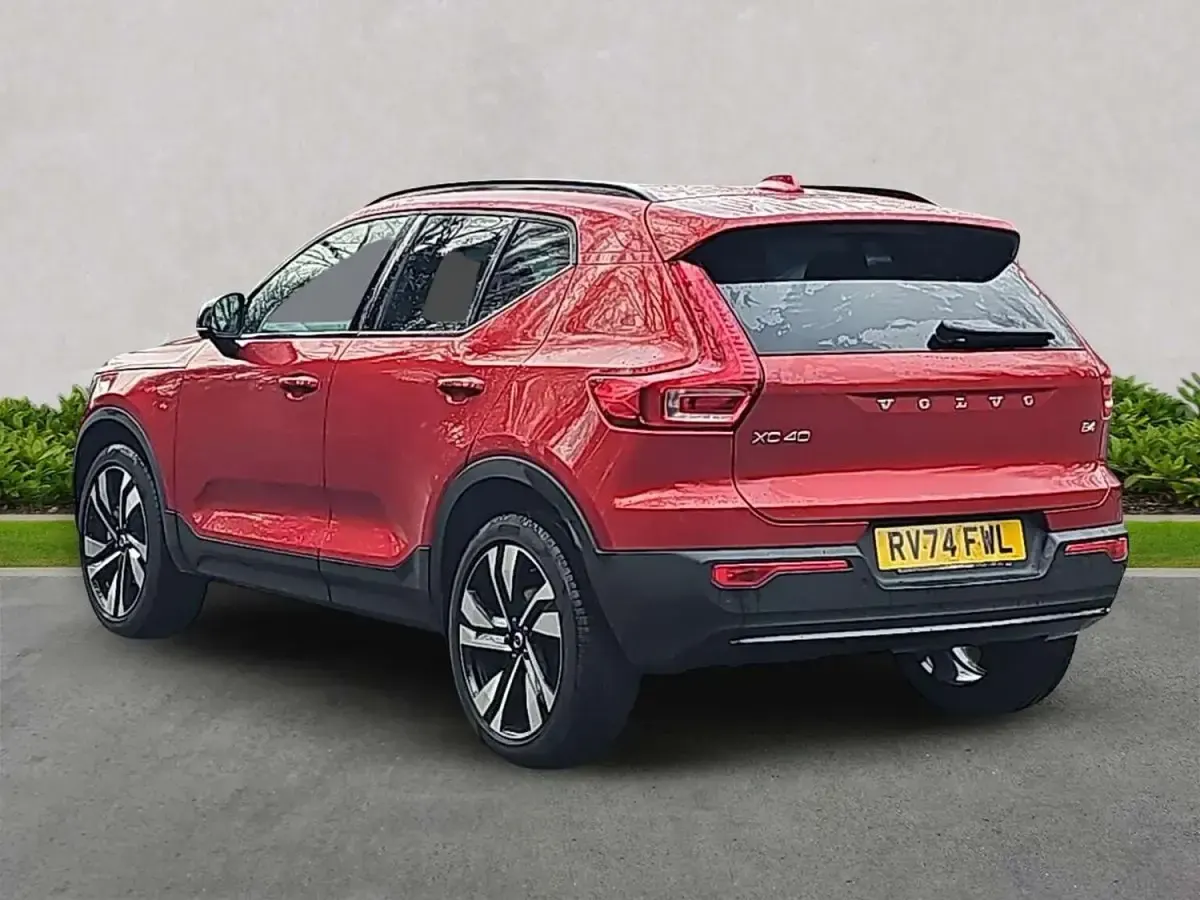 Begagnad Volvo XC40 Ultra 2025 Röd SUV
