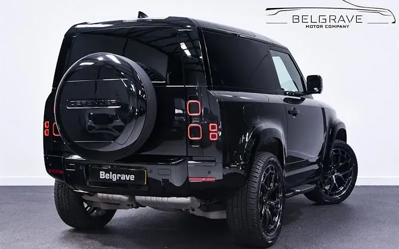 Used Land Rover Defender S 250 HP (183 kW) 2023 Black SUV