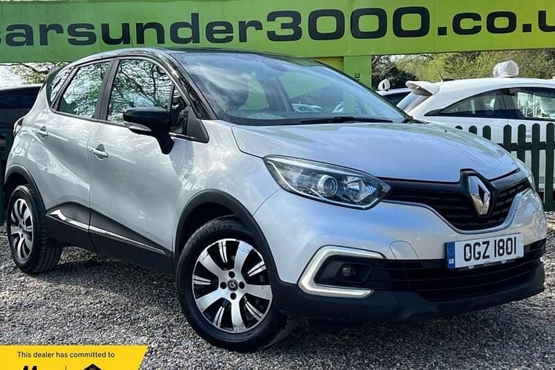 Silver/black Used 2019 Renault Captur Play SUV | £6,325 (Good price) - Image 1/1