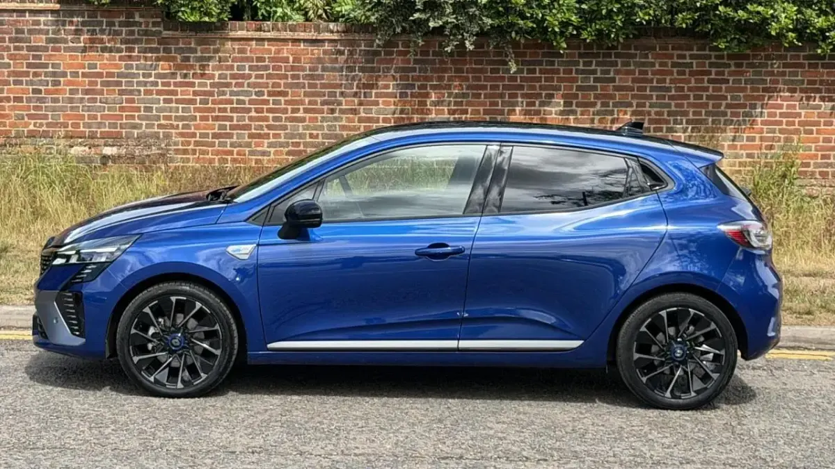 Used Renault Clio V Esprit Alpine 140 HP (102 kW) 2024 Blue Hatchback