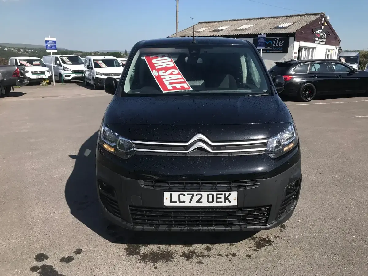 Used Citroën Berlingo 100 HP (73 kW) 2022 Black MPV