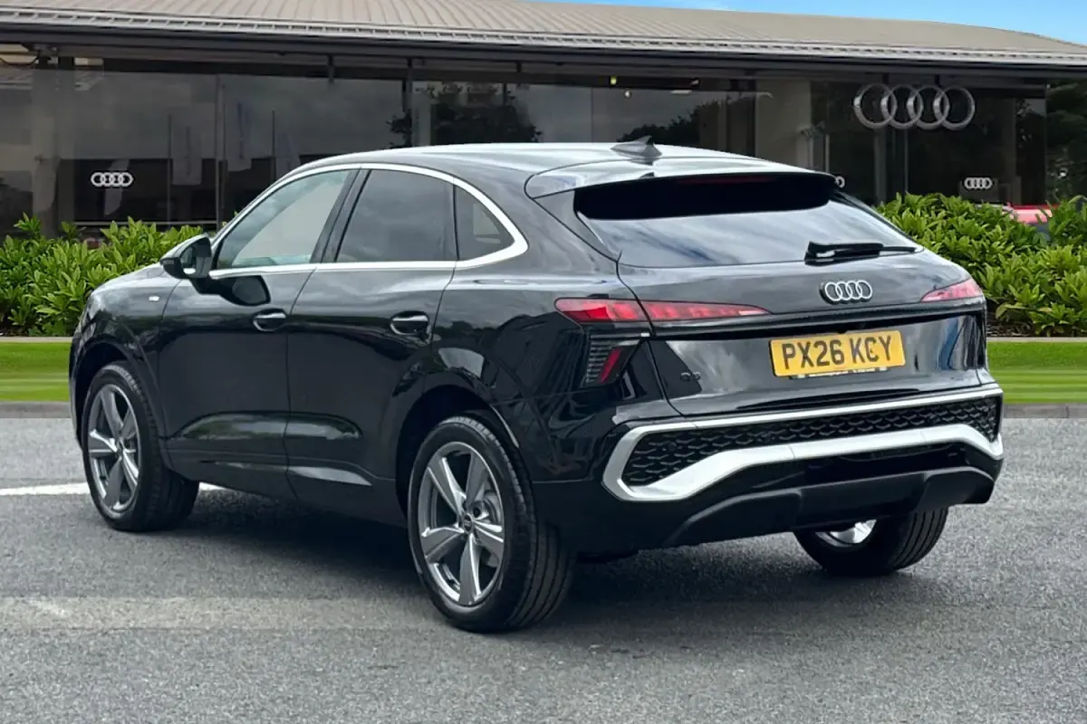 New Audi Q3 S-Line 150 HP (110 kW) 2026 Black SUV