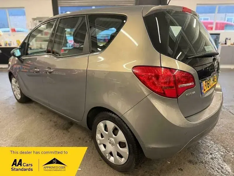 Second-hand Vauxhall Meriva 100 CP (73 kW) 2010 Gri Monovolum