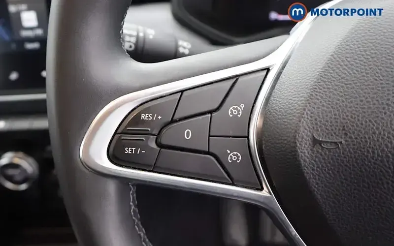 Used Renault Clio Evolution 90 HP (66 kW) 2024 Black Hatchback