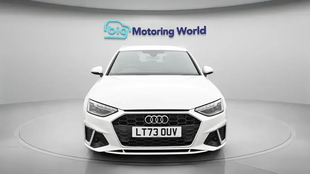 Used Audi A4 S-Line 150 HP (110 kW) 2023 White Estate